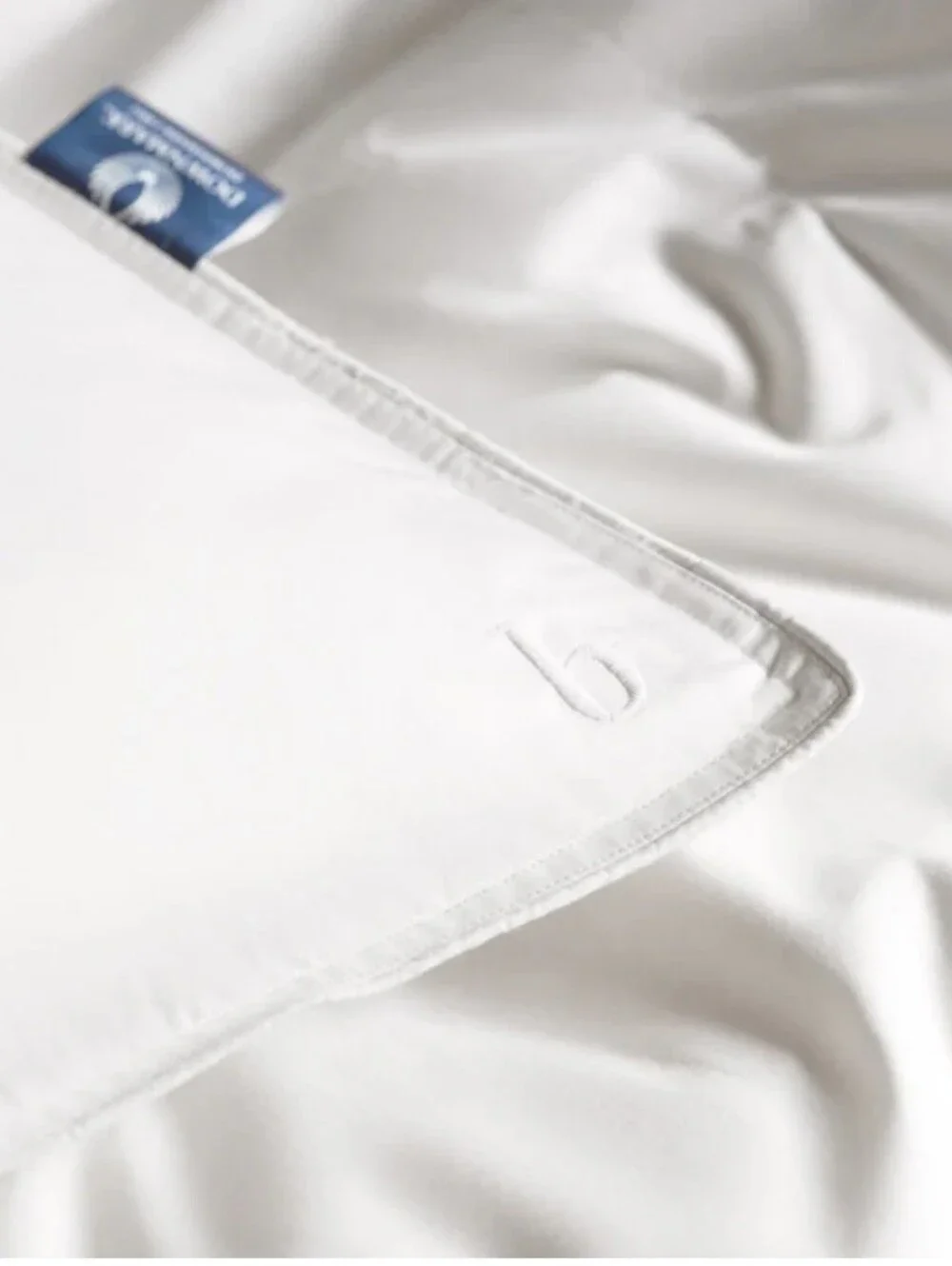 Brooklinen FIRE! NWT! Firm Down Pillow in Standard. R2S!